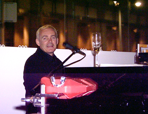Lino Robinson on piano